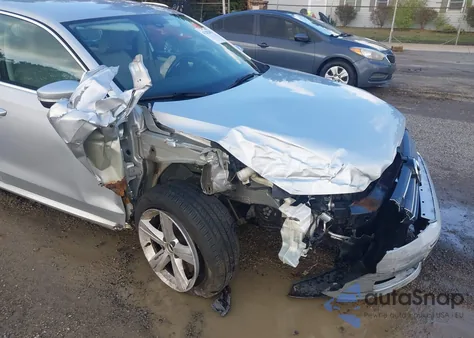 2013 Volkswagen Passat 2.5L Se из США, поврежденный, VIN 1VWBP7A38DC006684